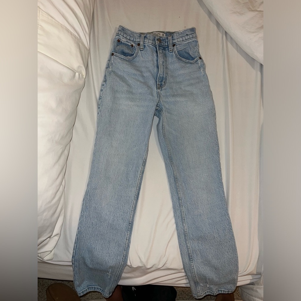 ABERCROMBIE CURVE LOVE 90s STRAIGHT ULTRA HIGH RISE JEAN